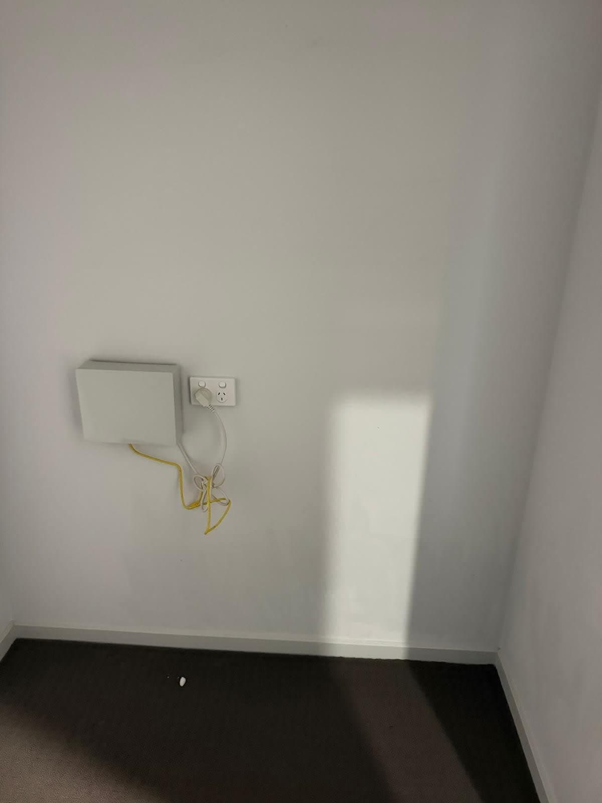 Spotless bedroom walls and skirting - end of lease clean Adelaide